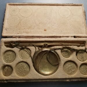 PONDERAL COIN WEIGHT ESTUCHE CON BASCULA Y 8 PONDERALES 178x83 mm