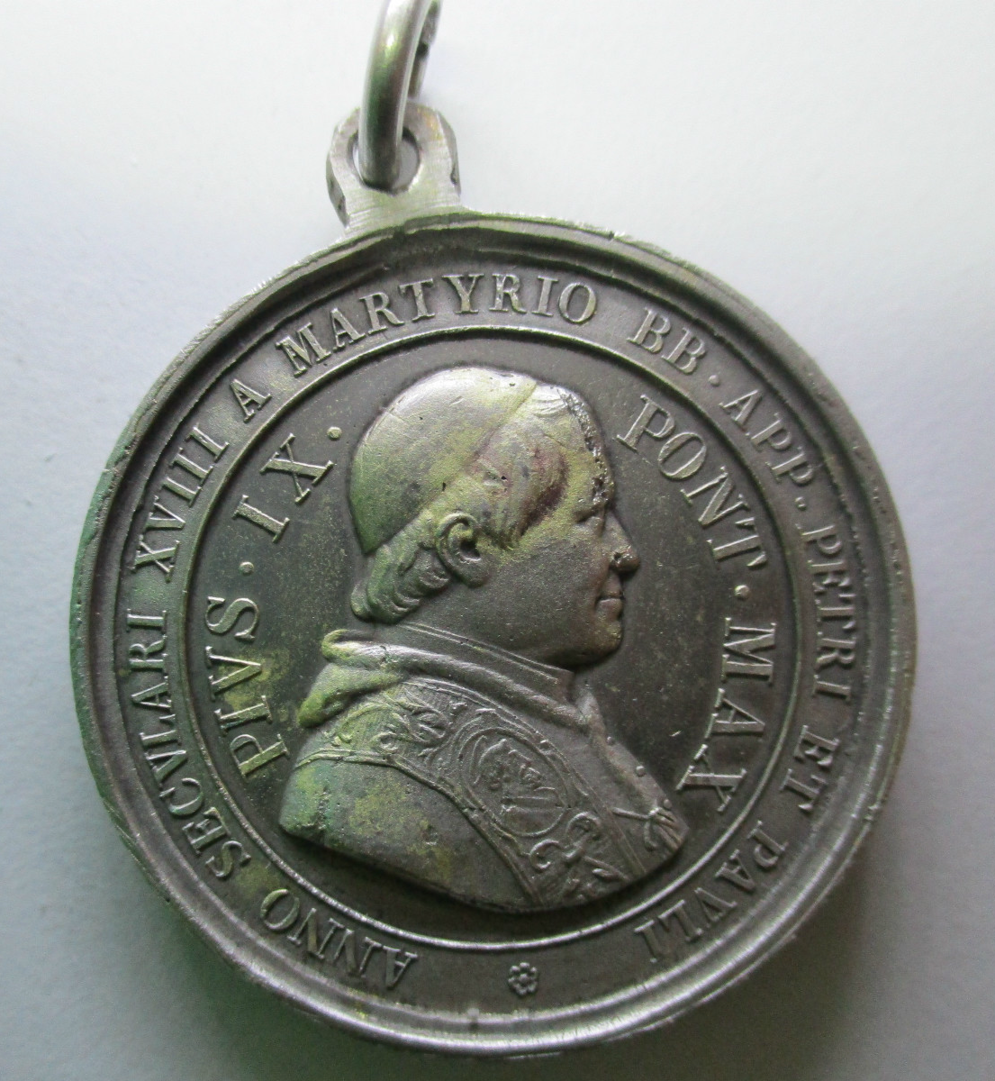 MEDALLA RELIGIOSA 1867 PAPA PIO IX 1800 AÑOS DEL MARTIRIO DE SS PEDRO Y PABLO