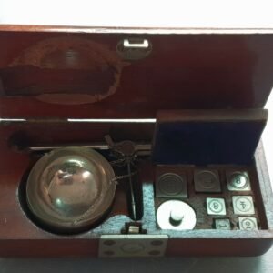 PONDERAL COIN WEIGHT ESTUCHE MADERA CON BASCULA Y 8 PESAS - PONDERALES 115x57 mm