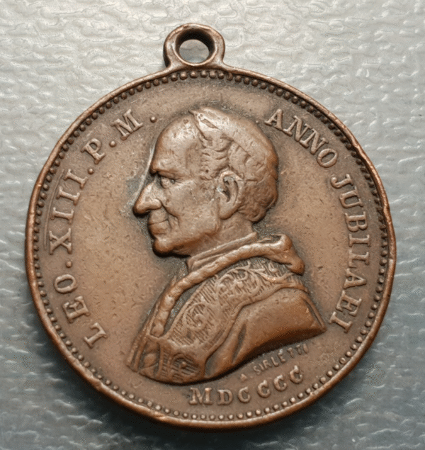 MEDALLA RELIGIOSA PAPA LEON XIII JUBILEO AÑO SANTO 1900 PUERTA SANTA 34X30 mm - Imagen 2