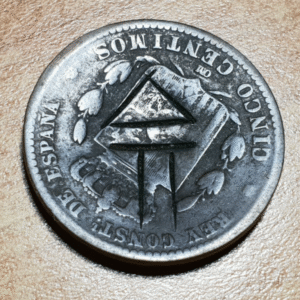 ESPAÑA ALFONSO XII 5 CENTIMOS 1878 TRIANGULO SOBRE PI MASONICO?