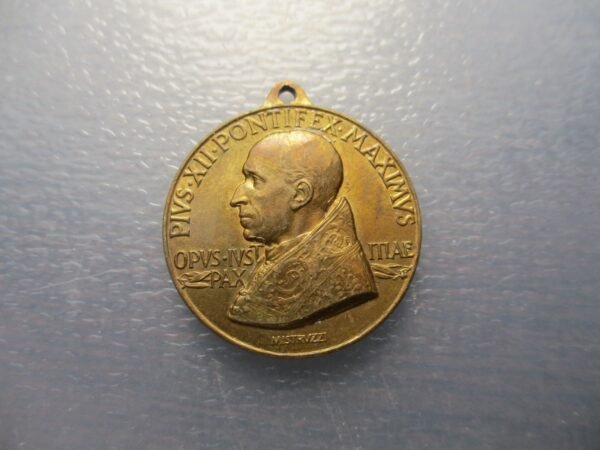 MEDALLA RELIGIOSA PAPA PIO XII / SAN PEDRO EN TRONO