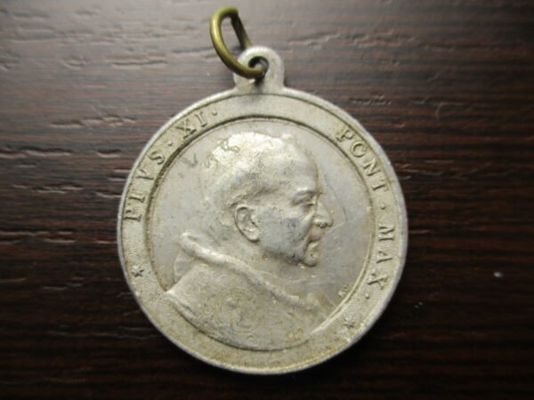 MEDALLA RELIGIOSA PAPA PIO XI / CRISTO ENTRE ANGELES - JUBILEO 1933 - 1934 - Imagen 2