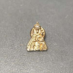 PIN RELIGIOSO INSIGNIA VIRGEN DE LOS REMEDIOS METAL DORADO 21x15mm