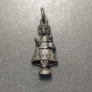 MEDALLA RELIGIOSA VIRGEN DE COVADONGA COLGANTE METAL BLANCO
